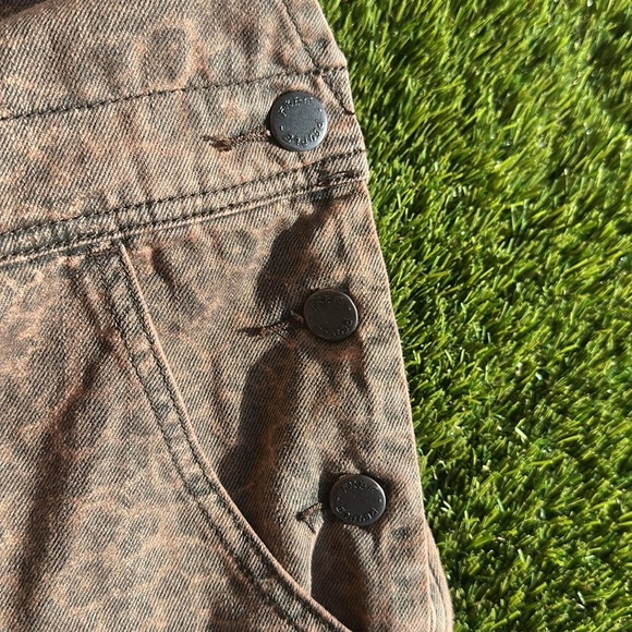 Free People Leopard Print Overalls woman’s size 6 - Picture 6 of 10